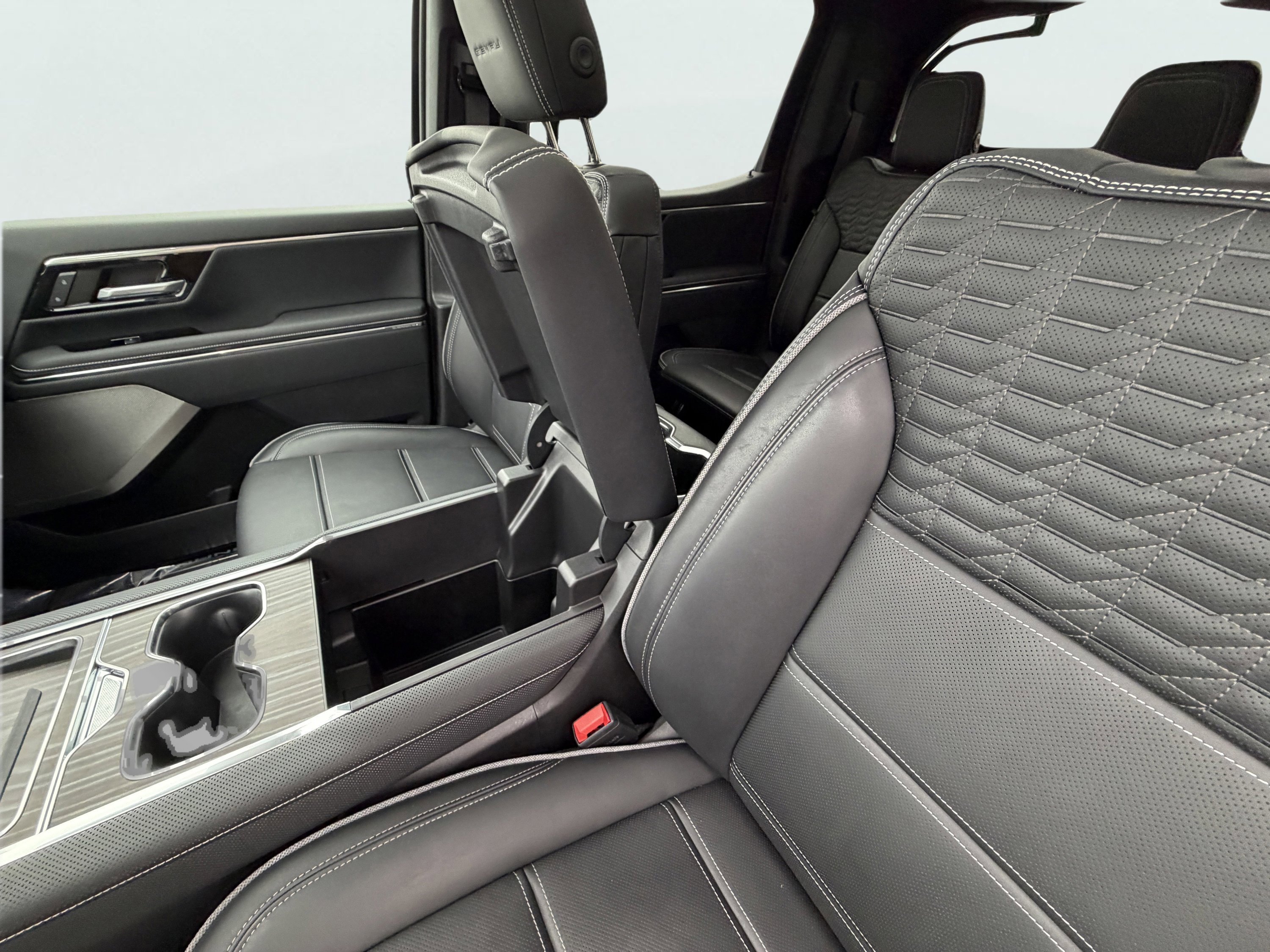 Used 2024 GMC Sierra EV Denali image 28