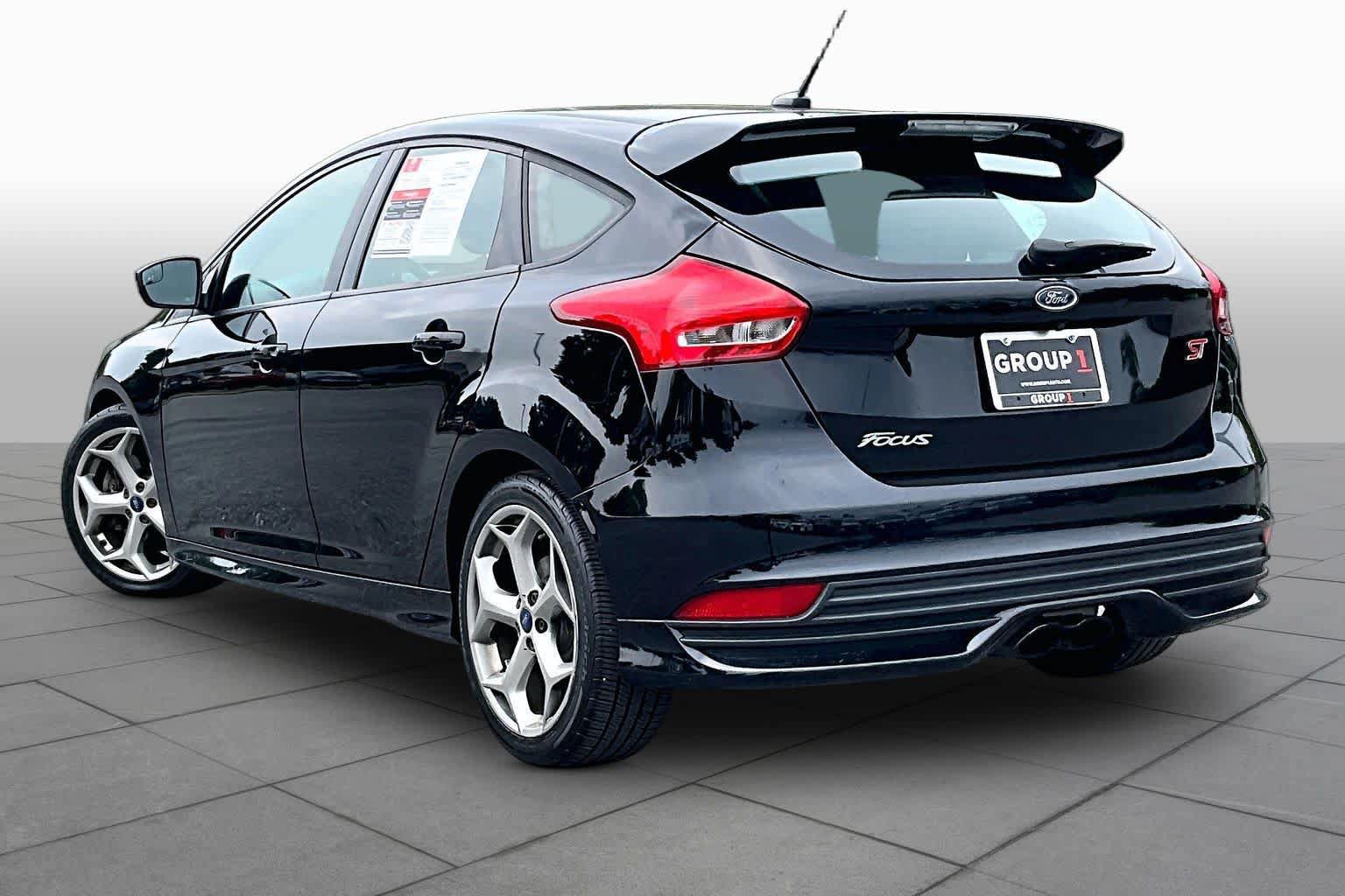Used 2016 Ford Focus ST FWD image 12