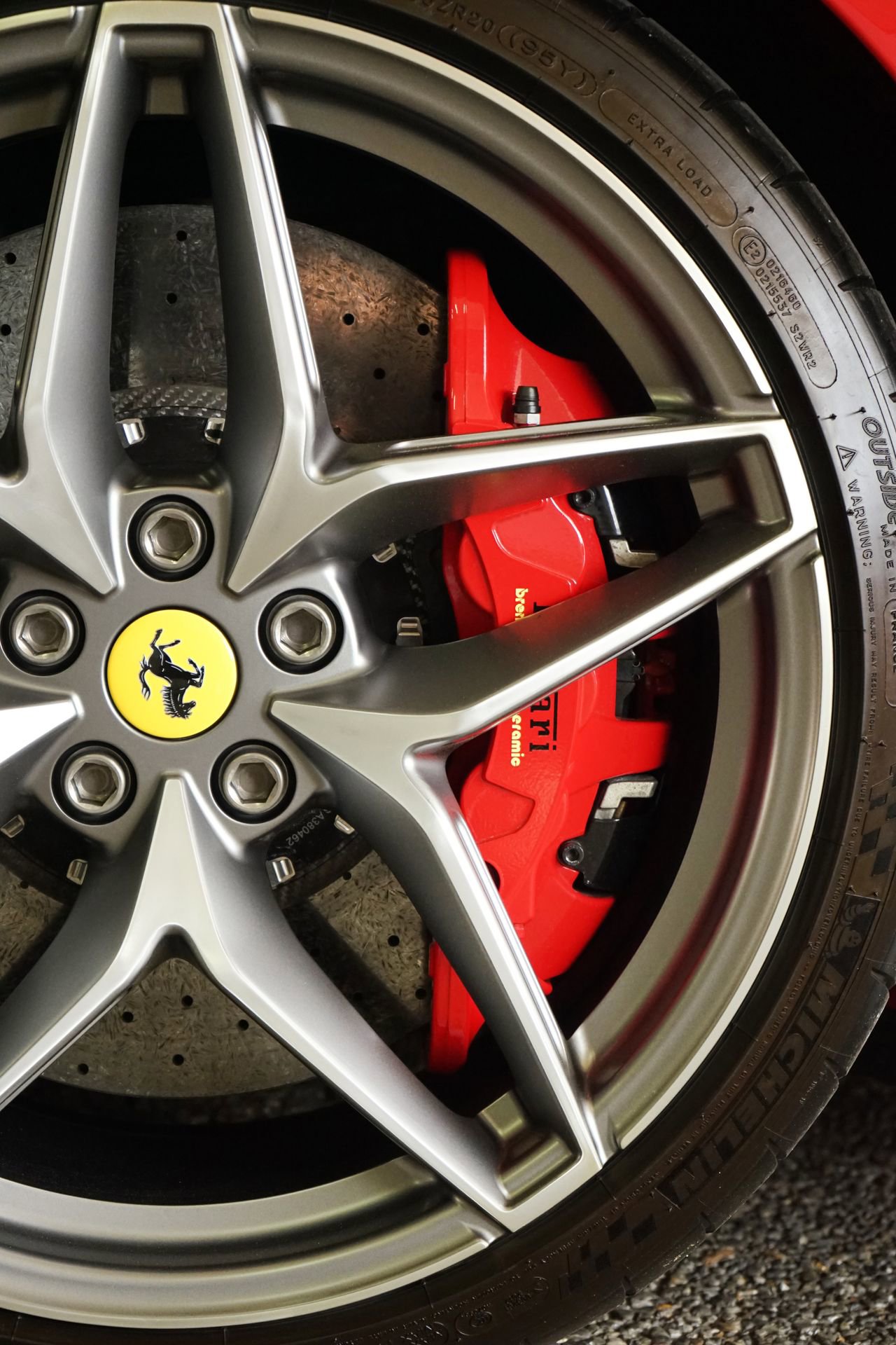 Used 2020 Ferrari 488 Pista Spider image 33