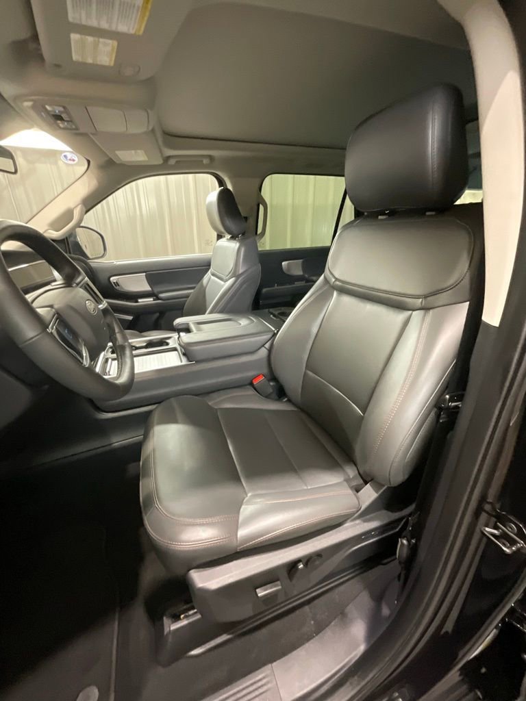Used 2025 Ford Expedition Max Active AWD/4WD image 11