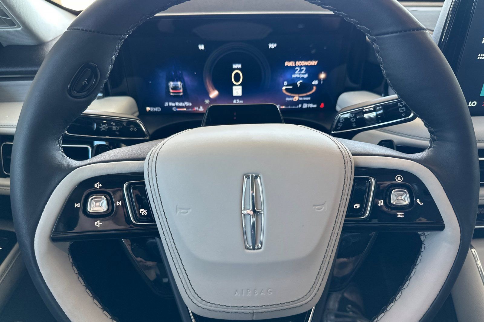New 2025 Lincoln Aviator Reserve w/ Equipment Group 201A image 24