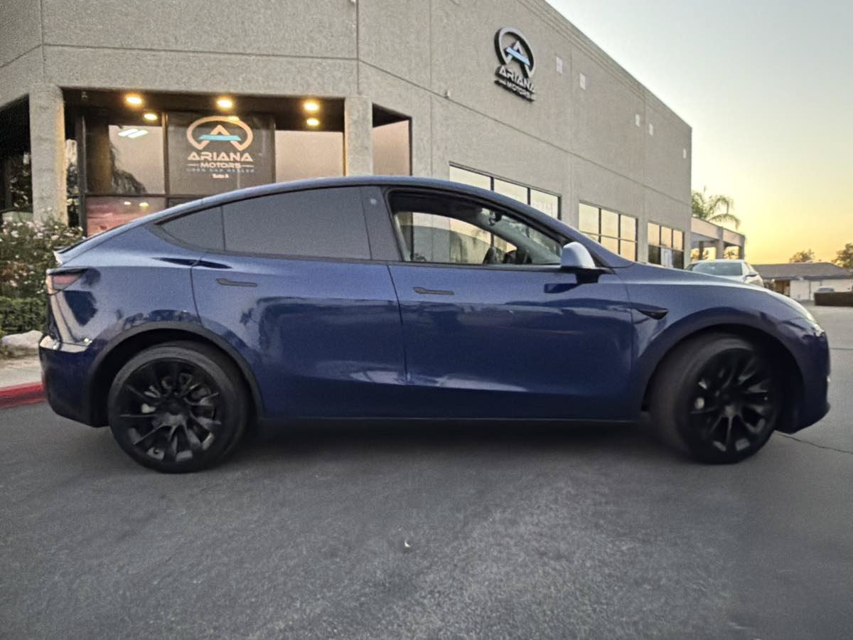 Used 2021 Tesla Model Y Long Range AWD/4WD image 9