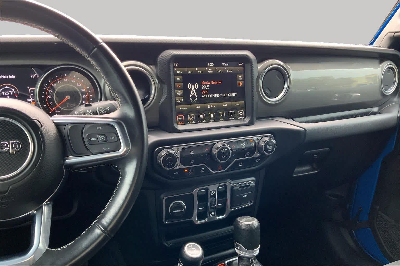 Used 2022 Jeep Wrangler Unlimited Sahara AWD/4WD image 7