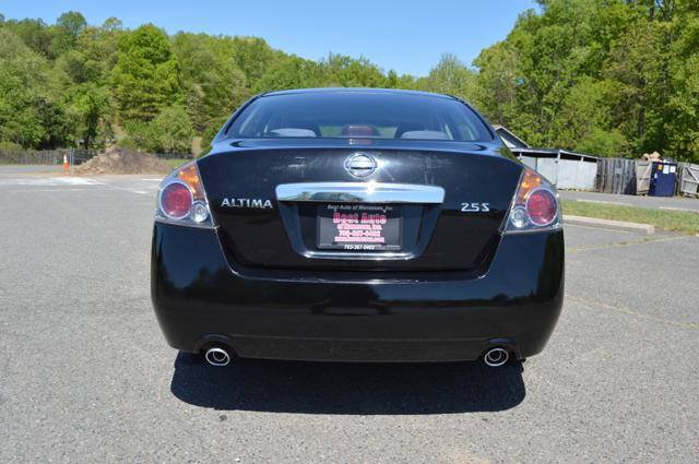 Used 2010 Nissan Altima 2.5 S FWD image 7