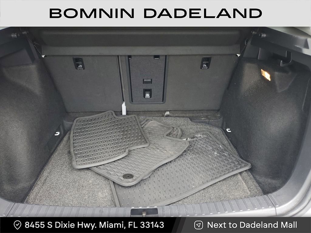 Used 2022 Volkswagen Taos SEL w/ Panoramic Sunroof Package image 8