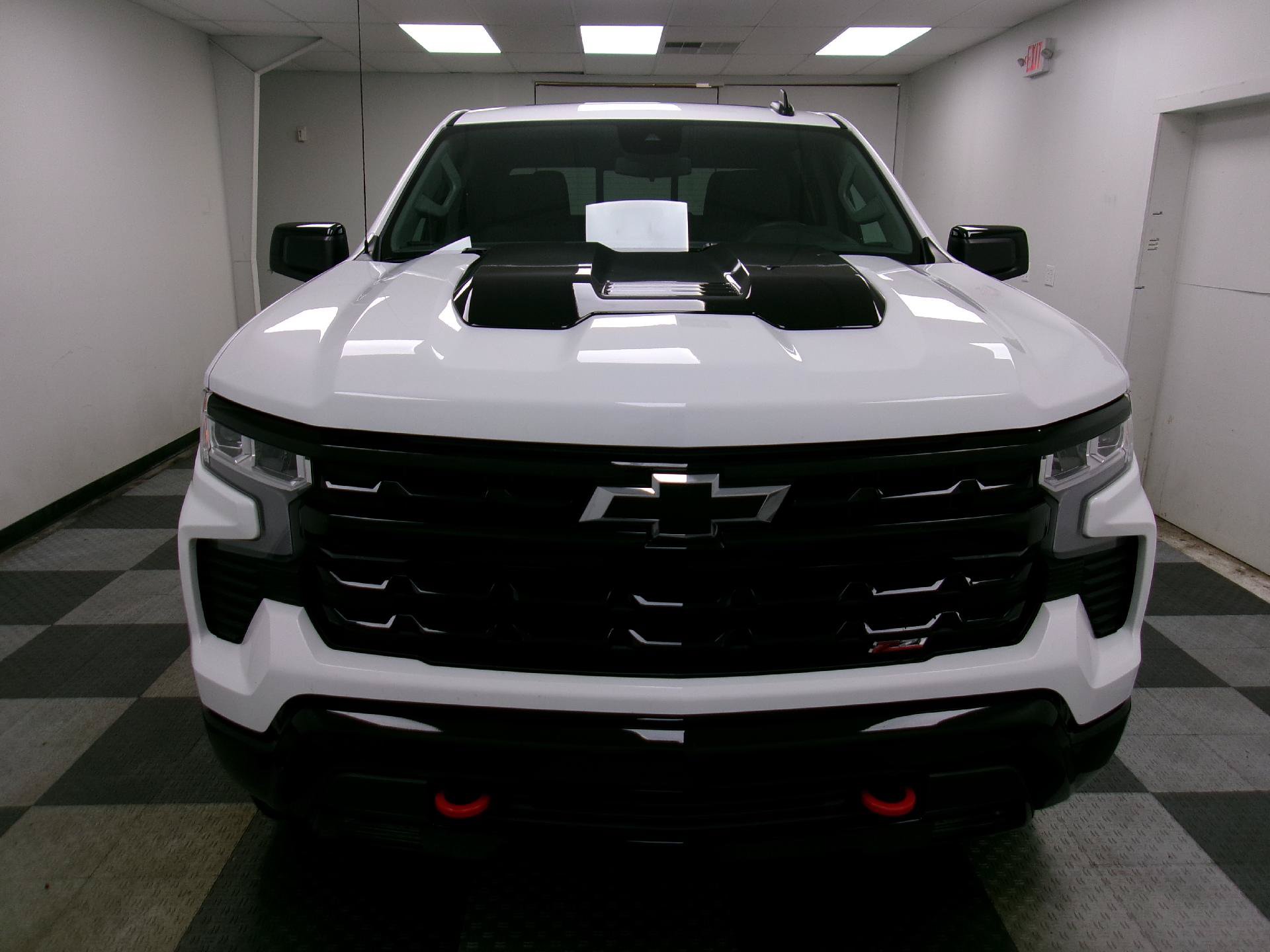 Used 2025 Chevrolet Silverado 1500 LT Trail Boss w/ Convenience Package II AWD/4WD image 15