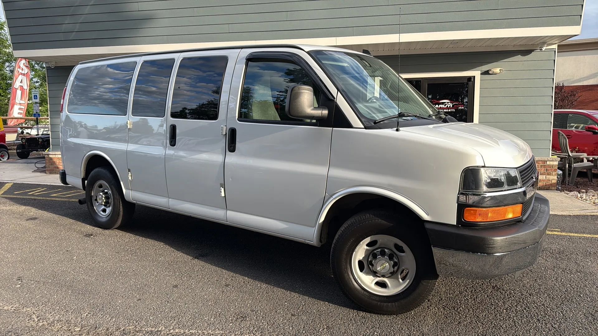 Used 2016 Chevrolet Express 2500 LT w/ LT Preferred Equipment Group RWD image 2