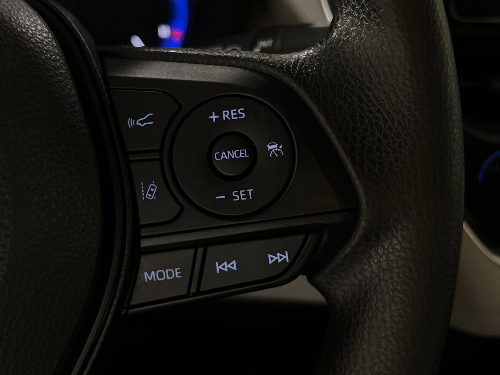 Used 2022 Toyota Corolla LE FWD image 38