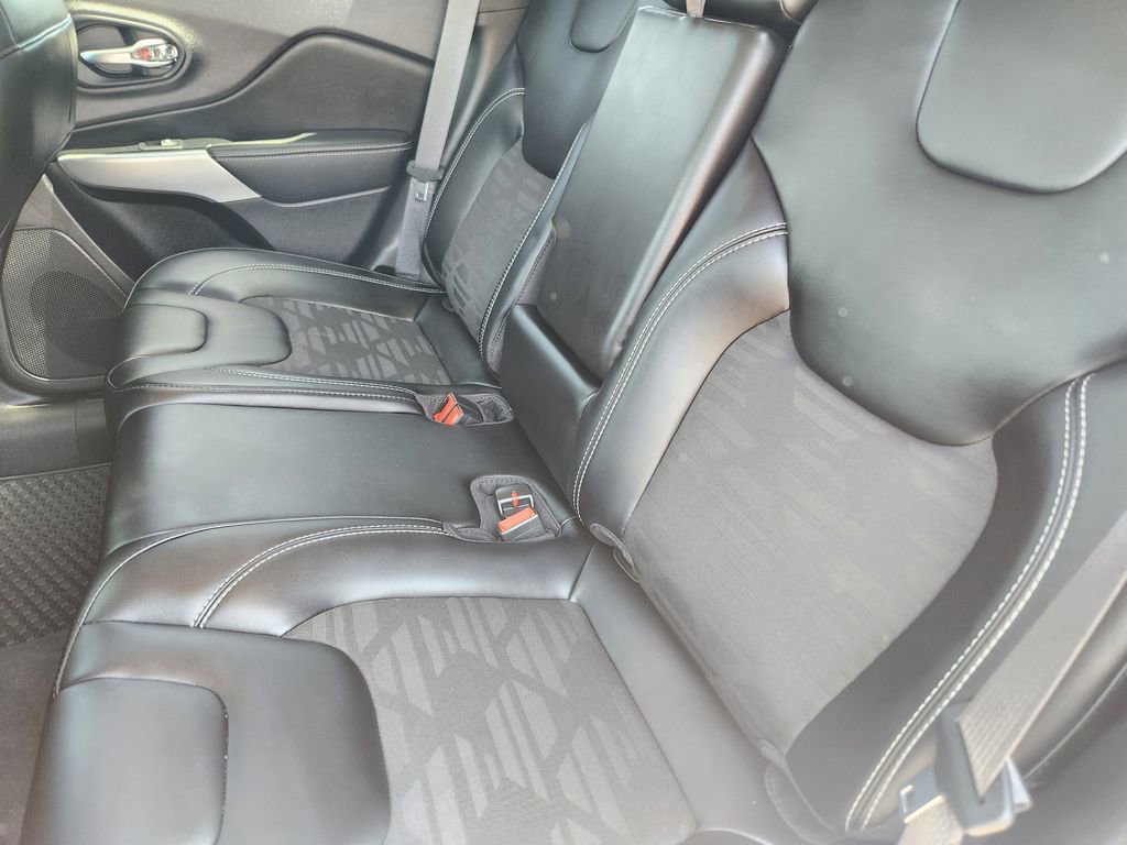 Used 2022 Jeep Cherokee Latitude image 11