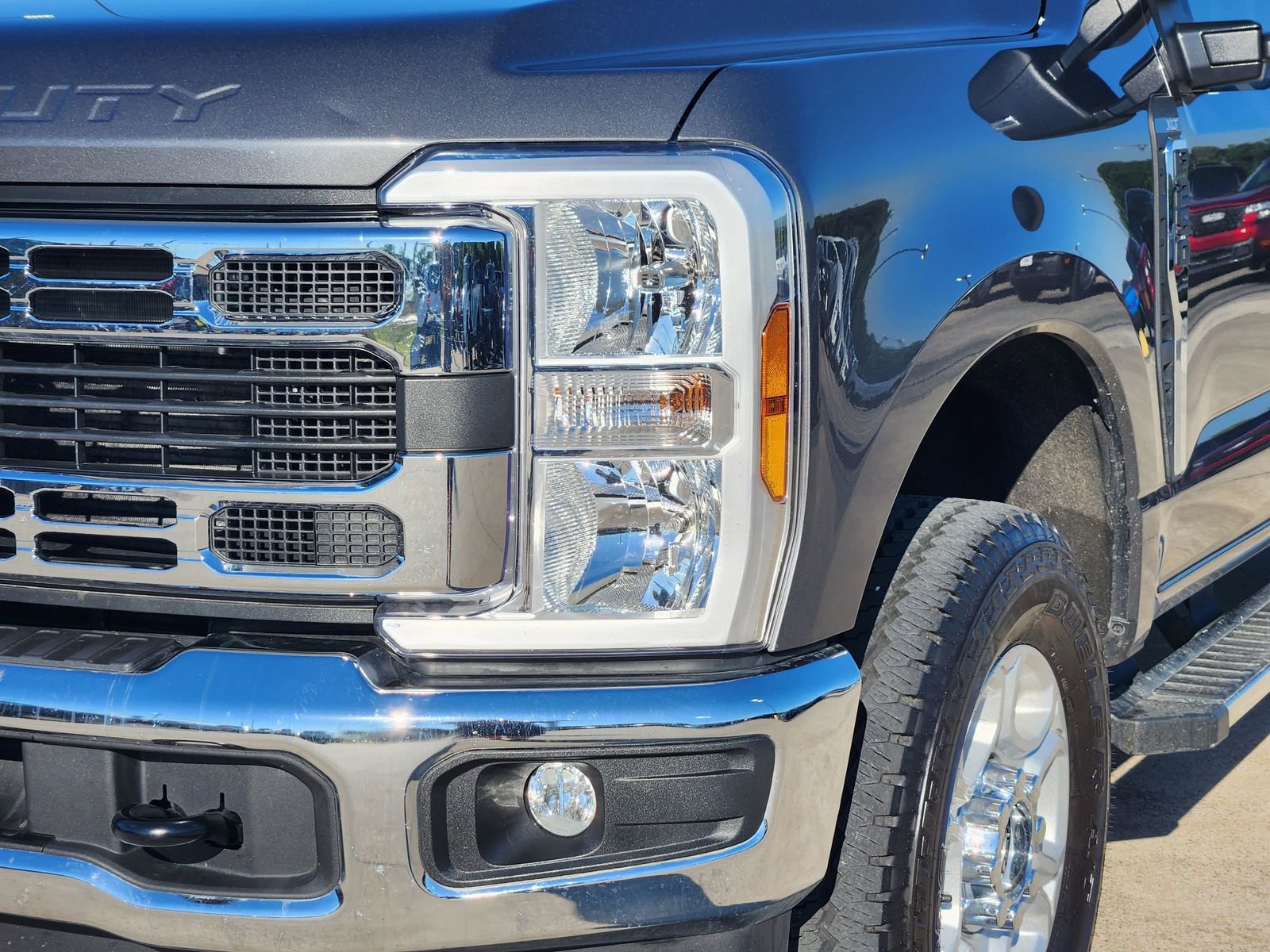 Used 2025 Ford F250 XLT w/ FX4 Off-Road Package AWD/4WD image 10