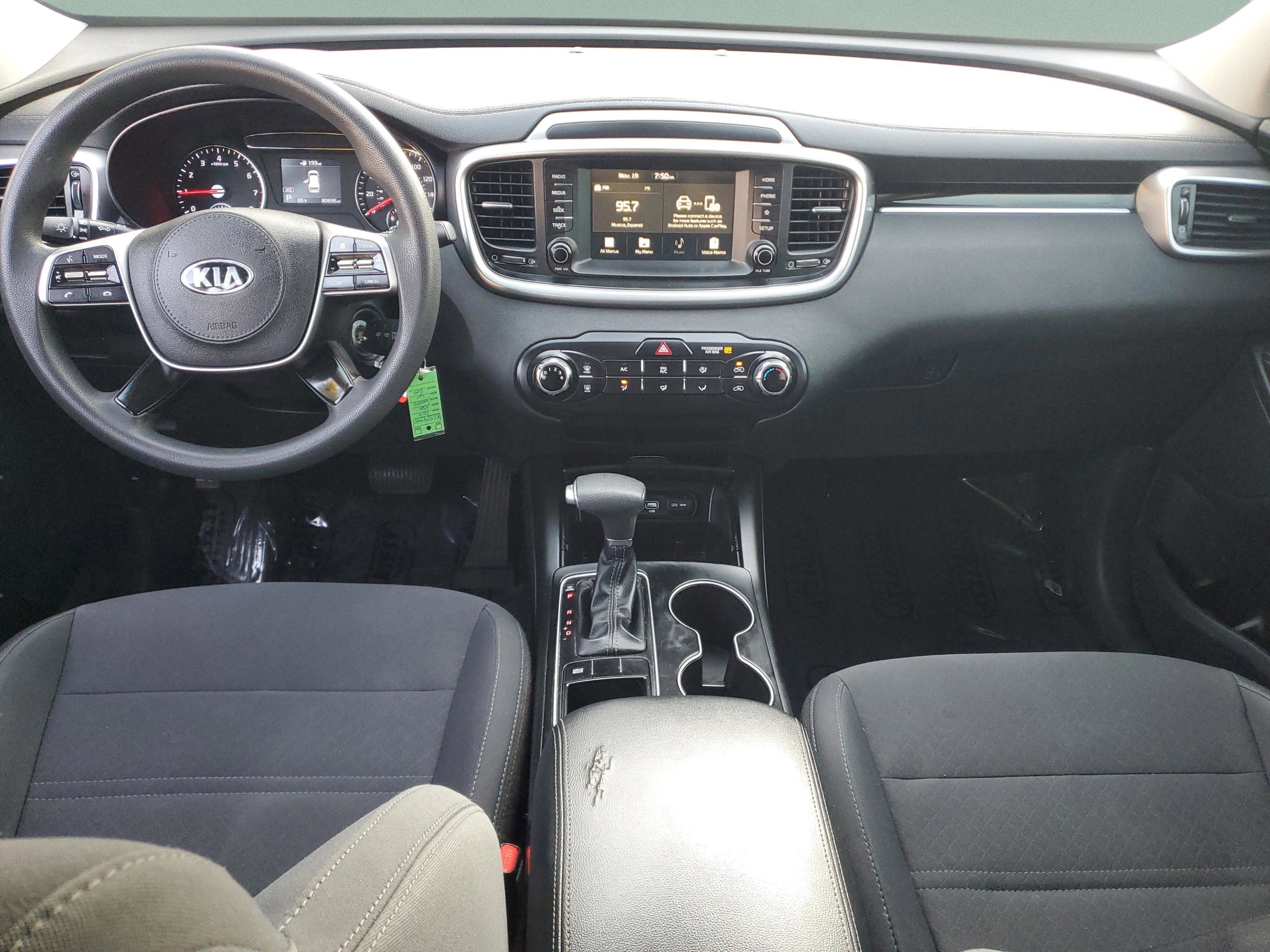 Used 2019 Kia Sorento LX image 9