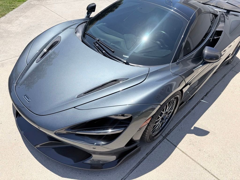 Used 2019 McLaren 720S RWD image 18