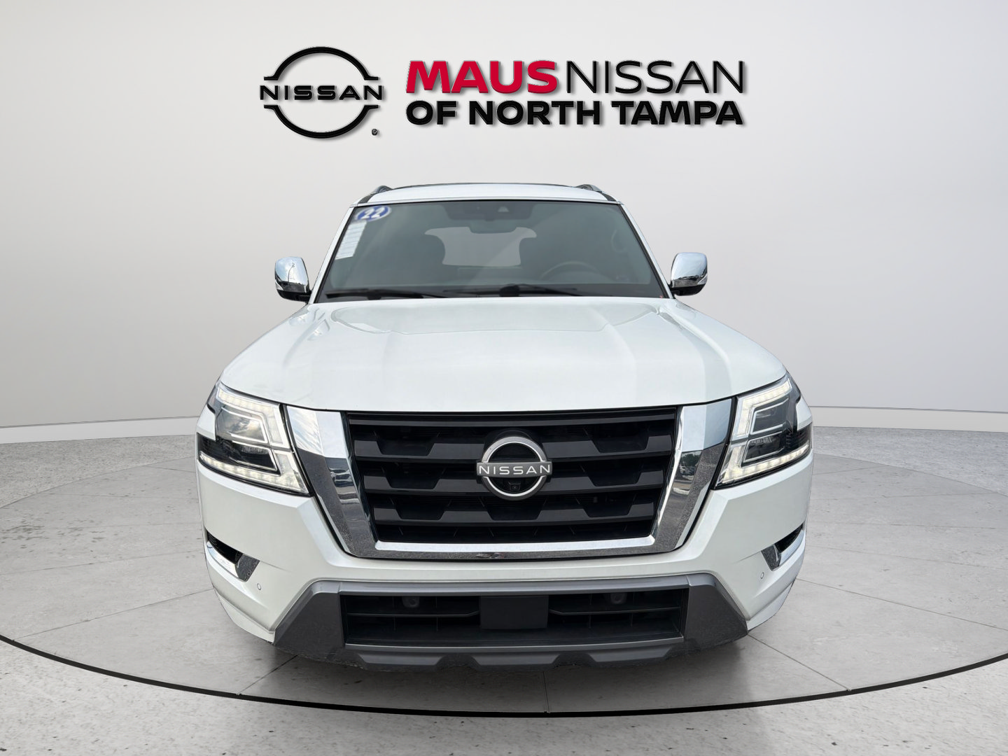 Used 2022 Nissan Armada Platinum w/ Captain's Chairs Package RWD image 2
