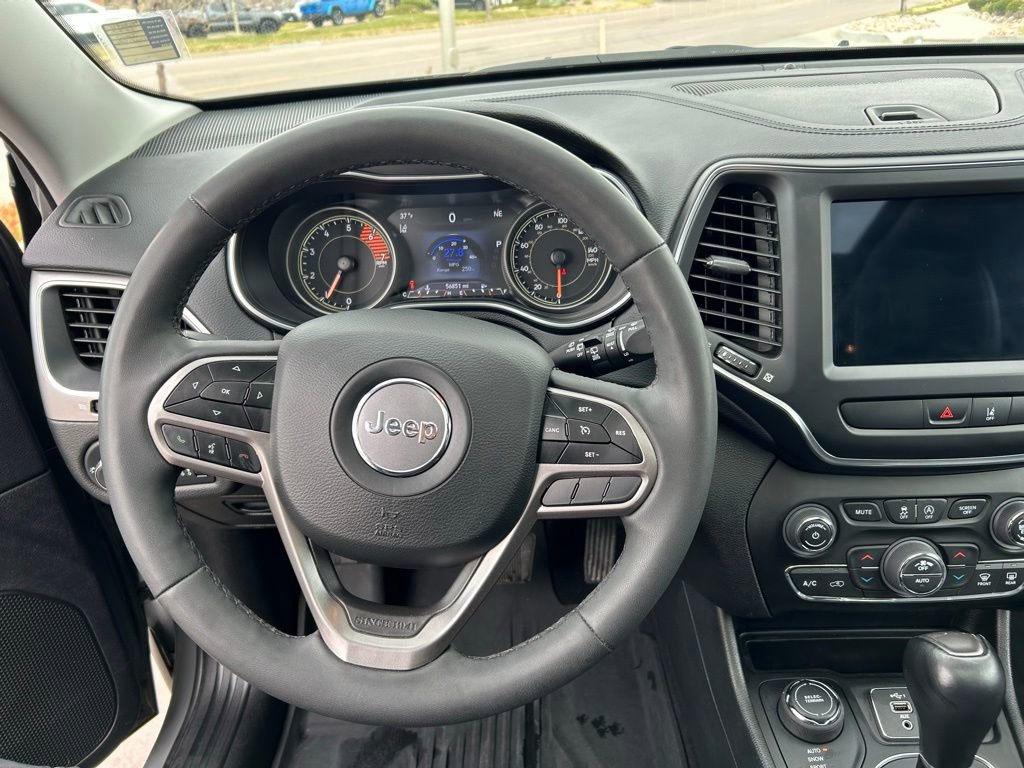 Used 2022 Jeep Cherokee Latitude Lux w/ Sun & Sound Group AWD/4WD image 23