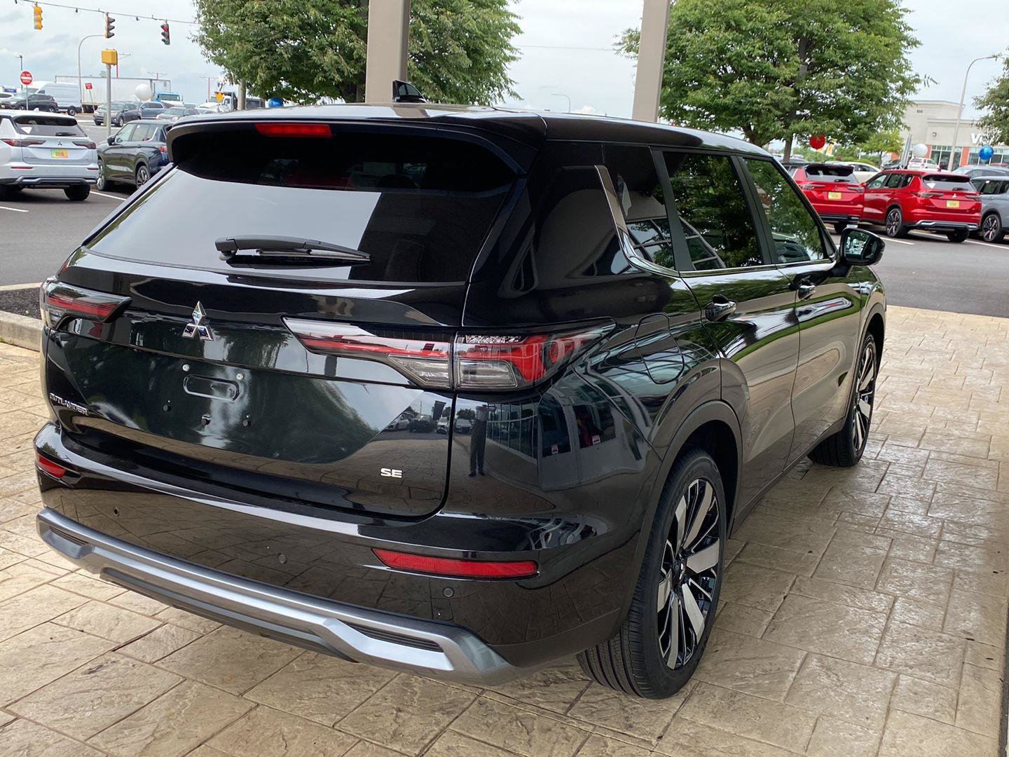 New 2026 Mitsubishi Outlander SE FWD image 7