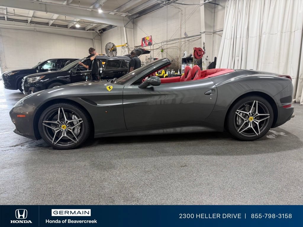 Used 2015 Ferrari California T RWD image 5
