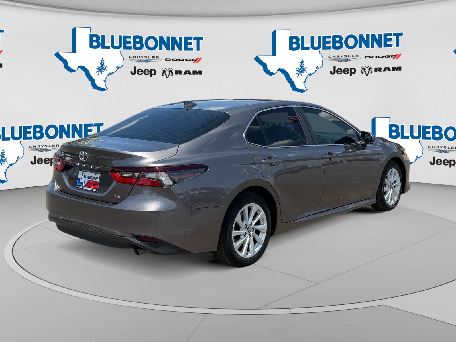 Used 2024 Toyota Camry LE w/ Convenience Package FWD image 5