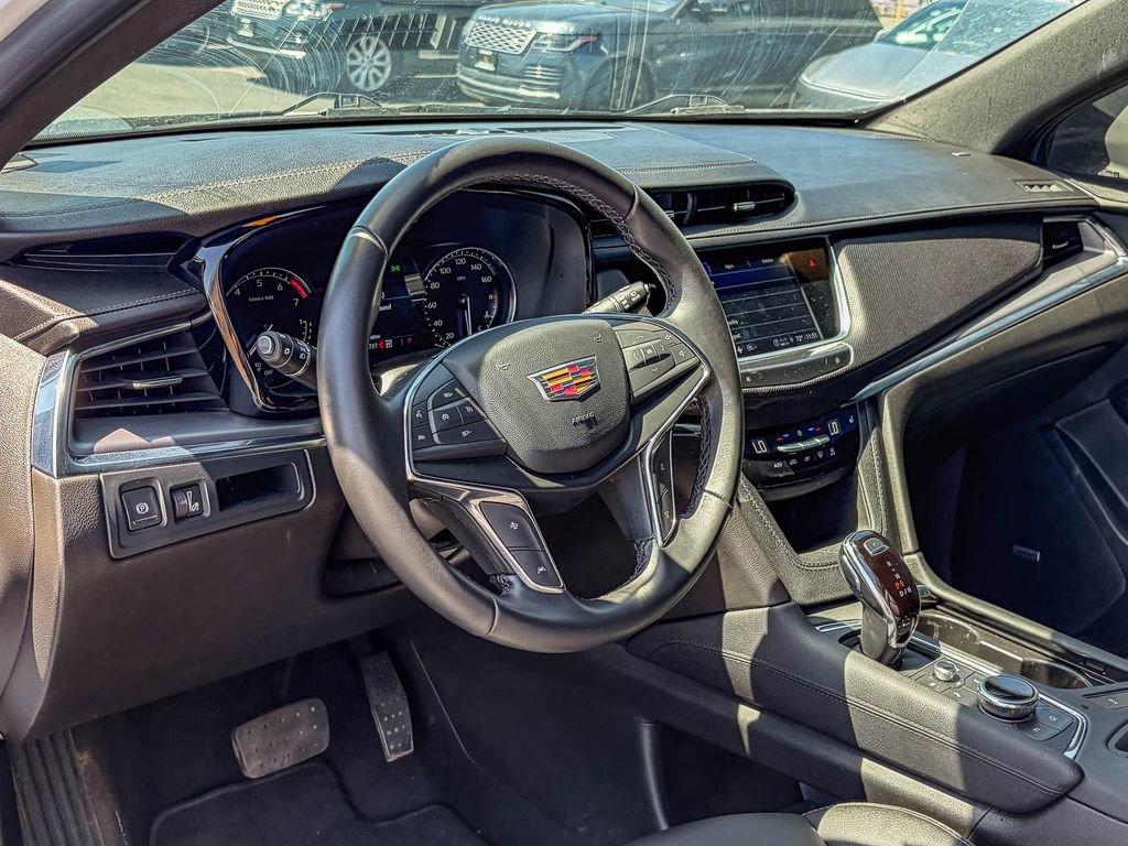 Used 2023 Cadillac XT5 Luxury w/ LPO, Floor Liner Package AWD/4WD image 6