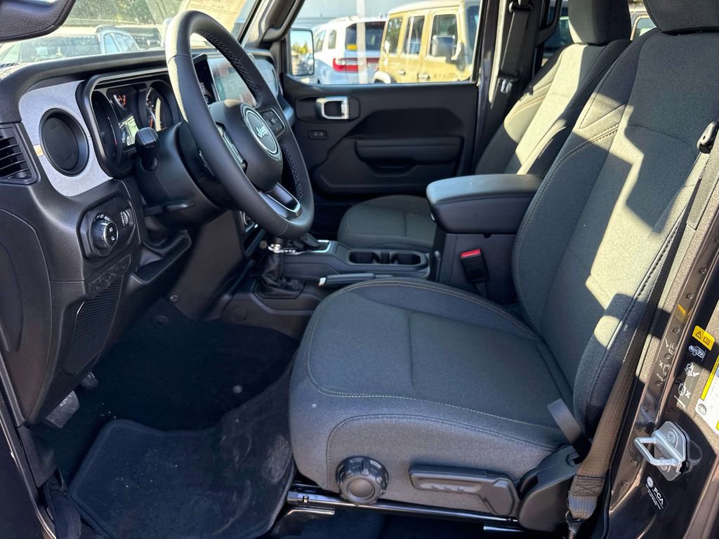 New 2026 Jeep Gladiator Sport AWD/4WD image 21