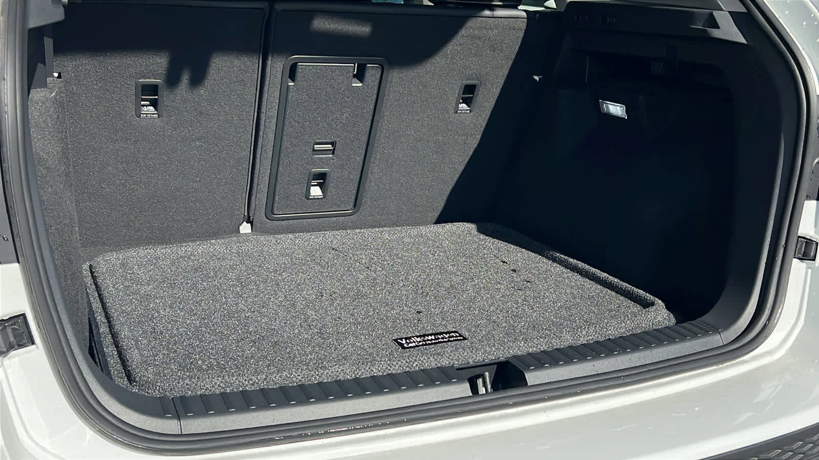 Used 2025 Volkswagen Taos SE image 27