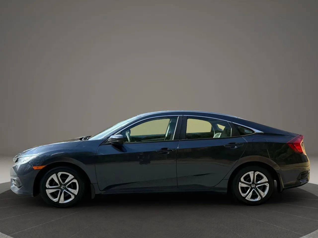 Used 2018 Honda Civic LX image 9