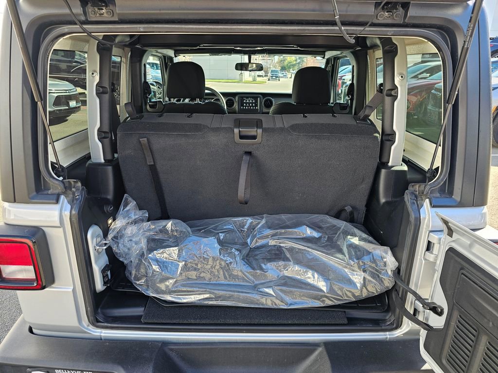 Used 2022 Jeep Wrangler Willys image 13