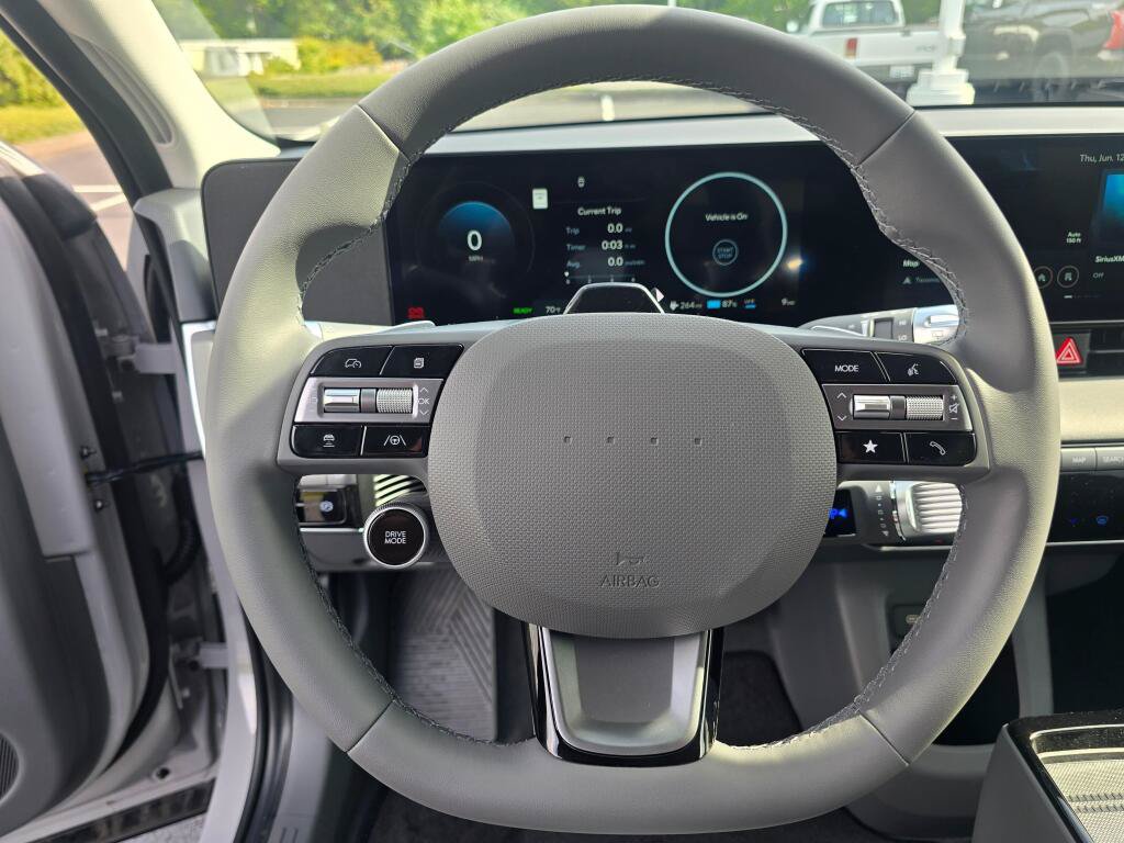 New 2025 Hyundai Ioniq 5 SE AWD/4WD image 19
