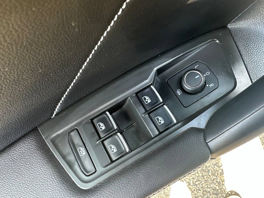 Used 2024 Volkswagen Tiguan SE AWD/4WD image 13