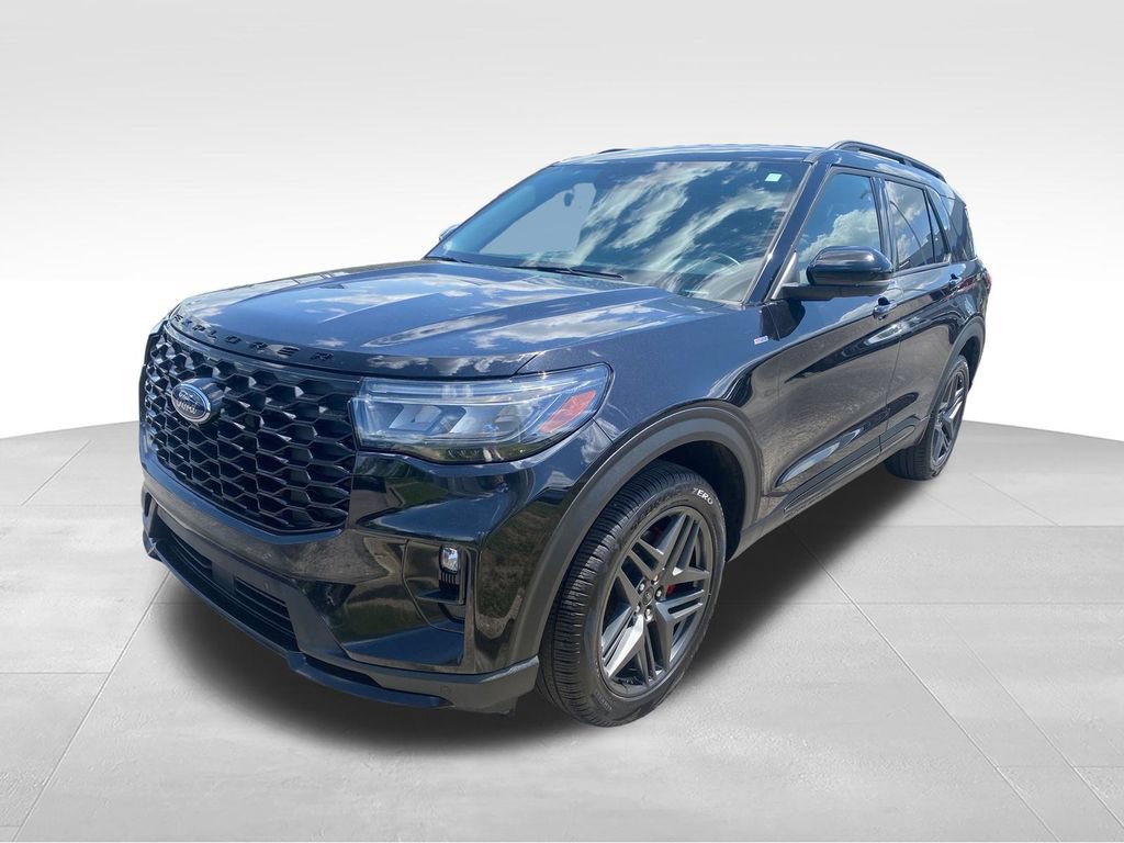 Used 2025 Ford Explorer ST-Line w/ ST-Line Street Pack AWD/4WD image 3