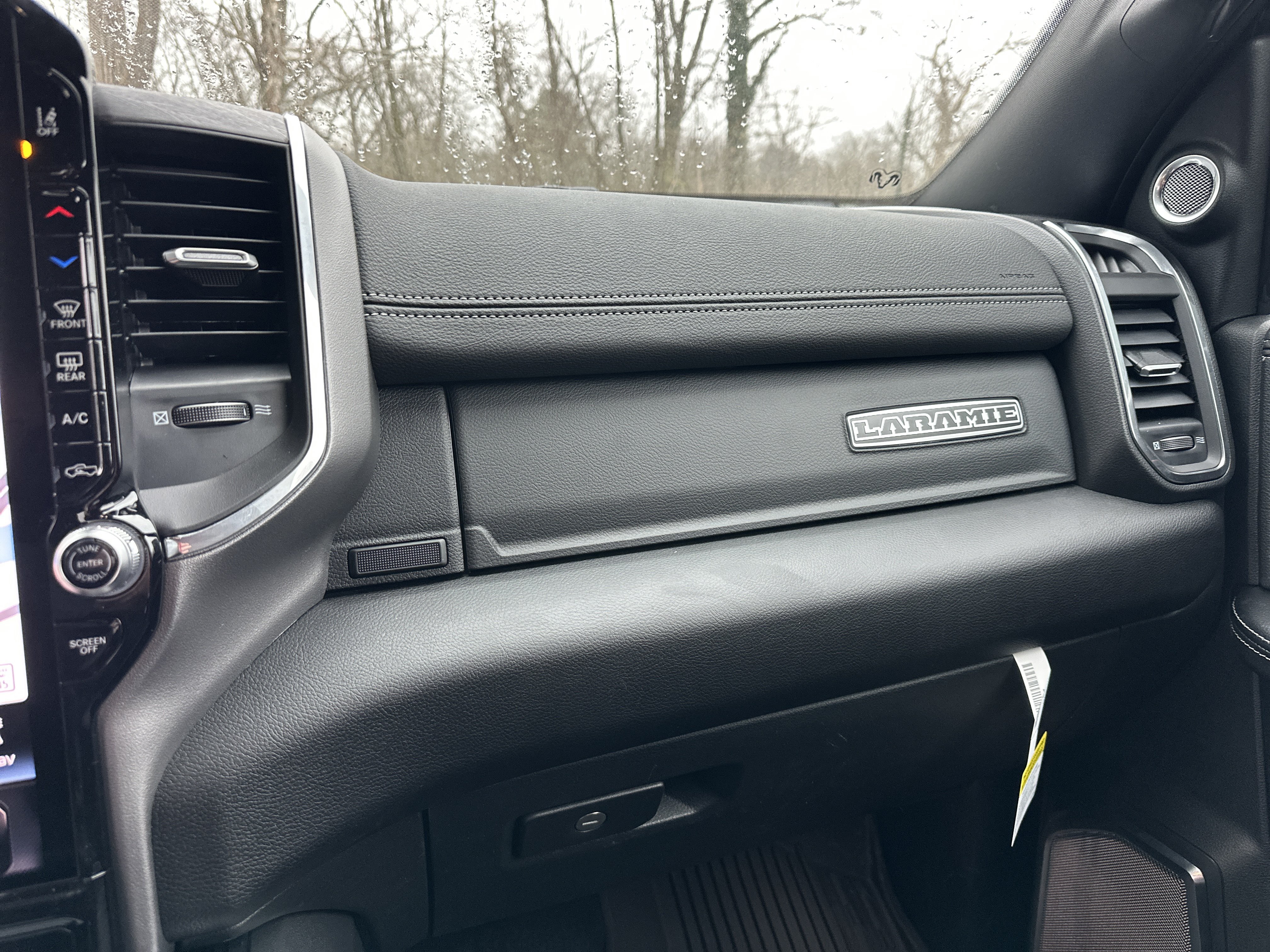 New 2026 RAM 2500 Laramie AWD/4WD image 8