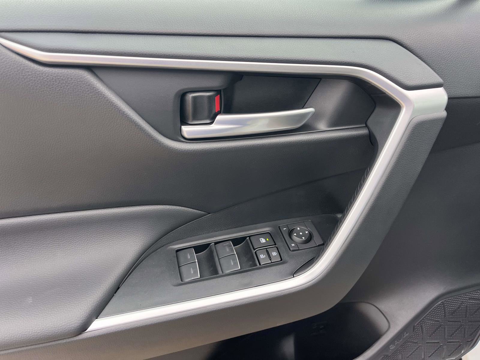 New 2025 Toyota RAV4 XLE w/ Convenience Package image 14