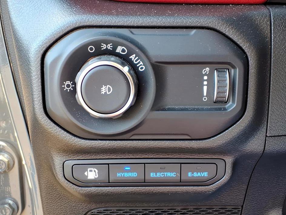 Used 2023 Jeep Wrangler Unlimited Rubicon 4xe image 23