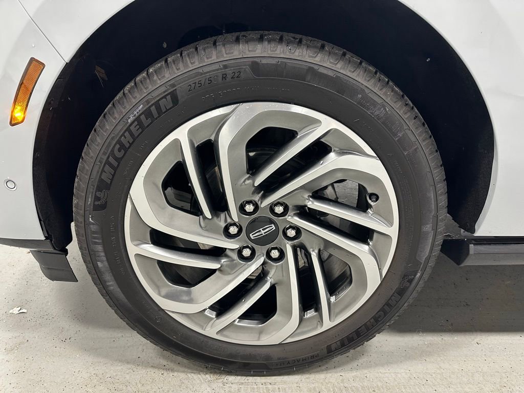 Used 2025 Lincoln Navigator Reserve image 71