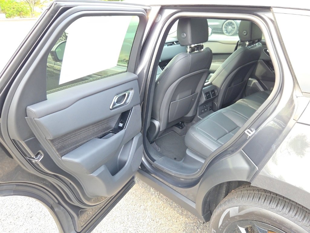 New 2026 Land Rover Range Rover Velar Dynamic SE image 15