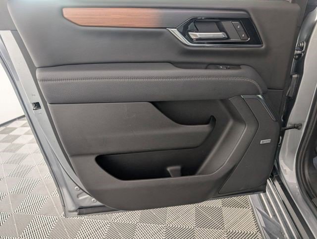 Certified 2025 GMC Yukon XL Denali AWD/4WD image 30