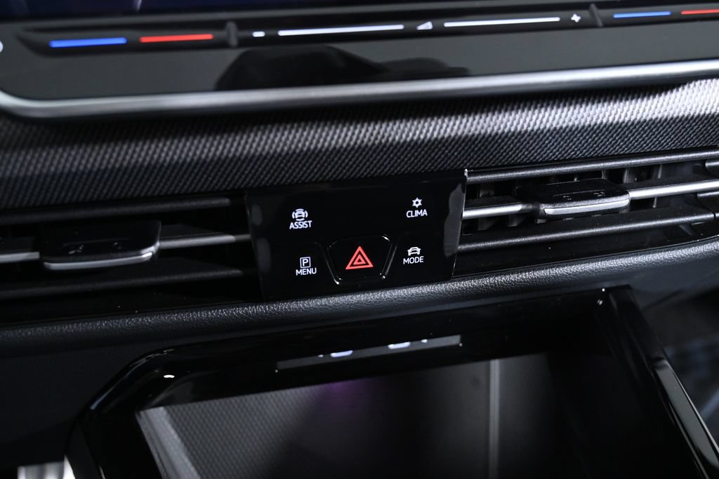 Used 2025 Volkswagen GTI SE FWD image 19