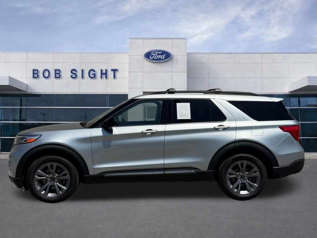 Used 2024 Ford Explorer XLT w/ Equipment Group 202A AWD/4WD image 39