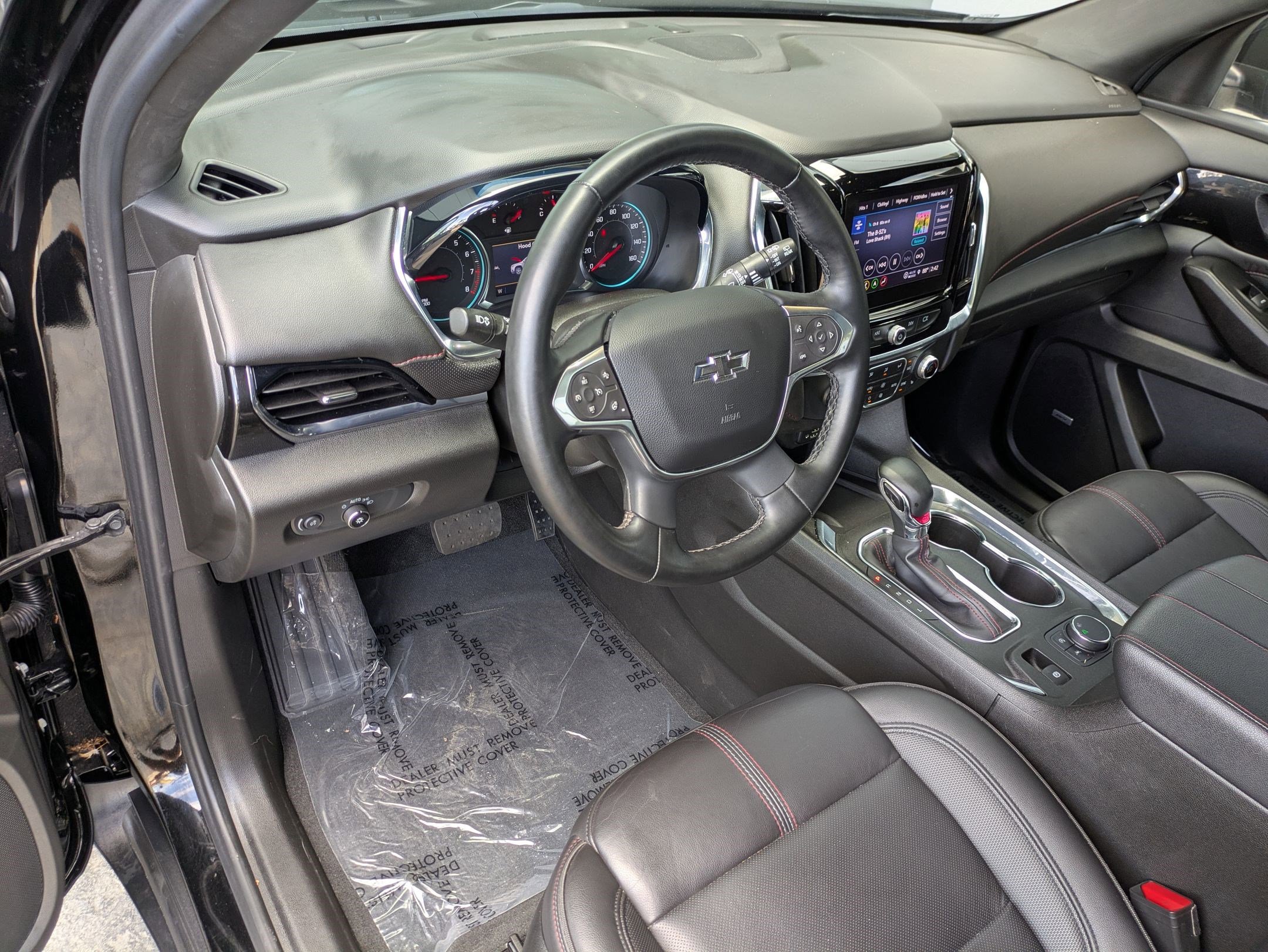 Certified 2023 Chevrolet Traverse RS w/ LPO, Floor Liner Package image 12