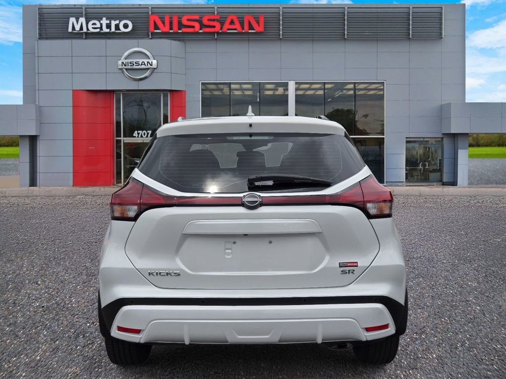 Used 2023 Nissan Kicks SR FWD image 5