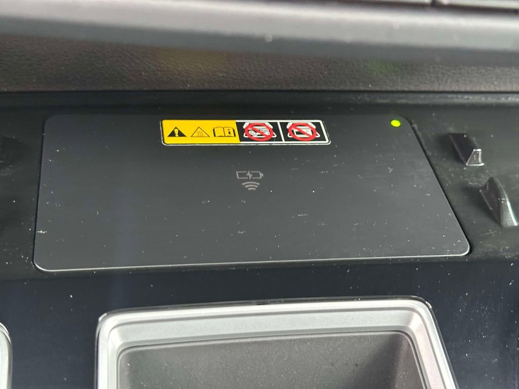 Used 2025 Toyota Sienna Platinum image 30