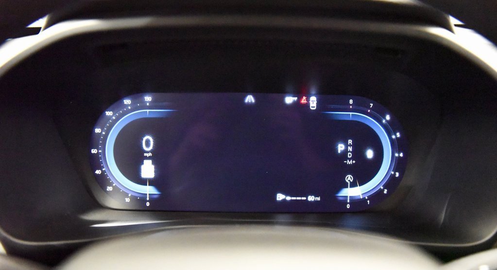 Used 2024 Volvo XC40 B5 Plus image 25