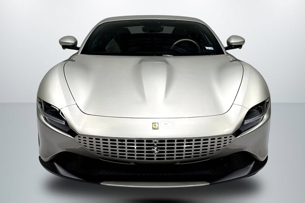 Used 2021 Ferrari Roma RWD image 2