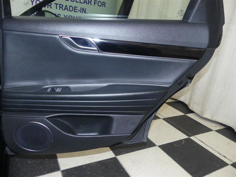Used 2023 Genesis G80 2.5T image 32