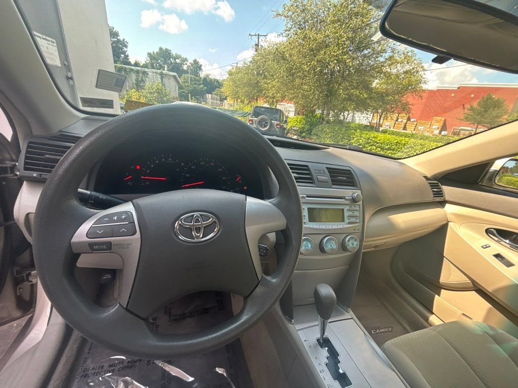 Used 2009 Toyota Camry LE FWD image 12
