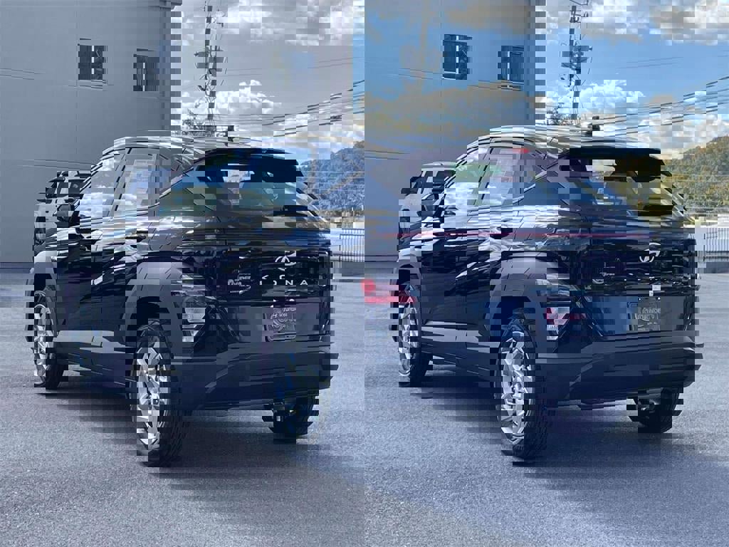 New 2026 Hyundai Kona SE image 23