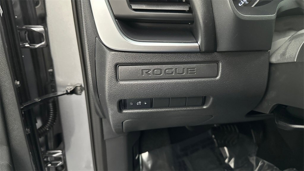 Certified 2021 Nissan Rogue S image 27