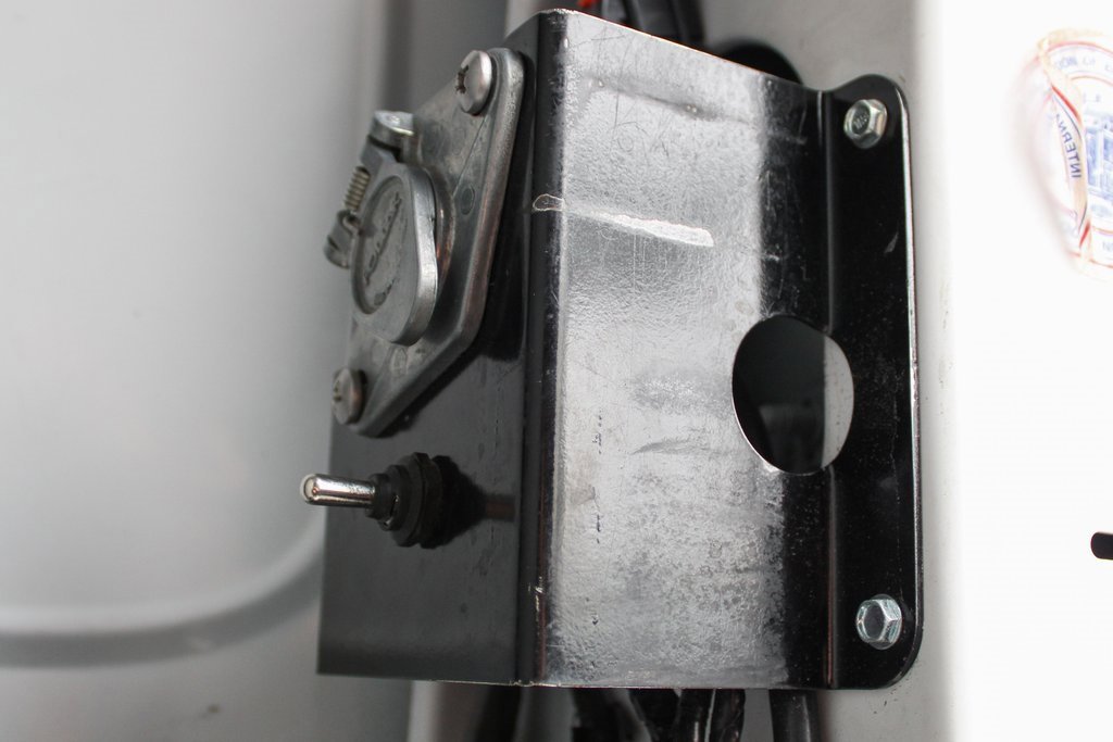 Used 2020 Chevrolet Express 3500 w/ Driver Convenience Package image 9