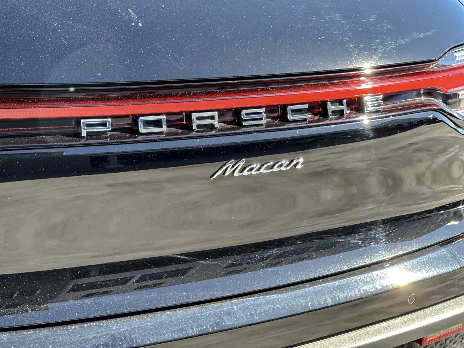 Used 2025 Porsche Macan image 27