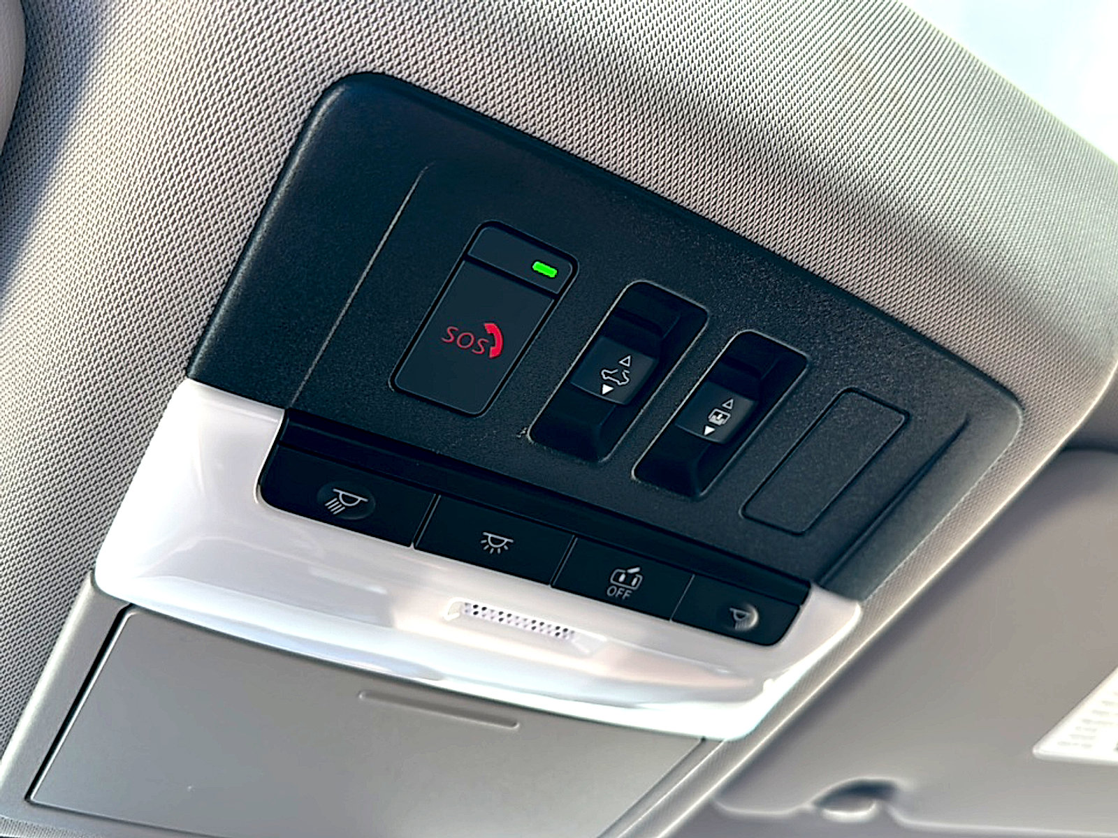 Certified 2025 Nissan Rogue Platinum w/ Tech Package FWD image 35