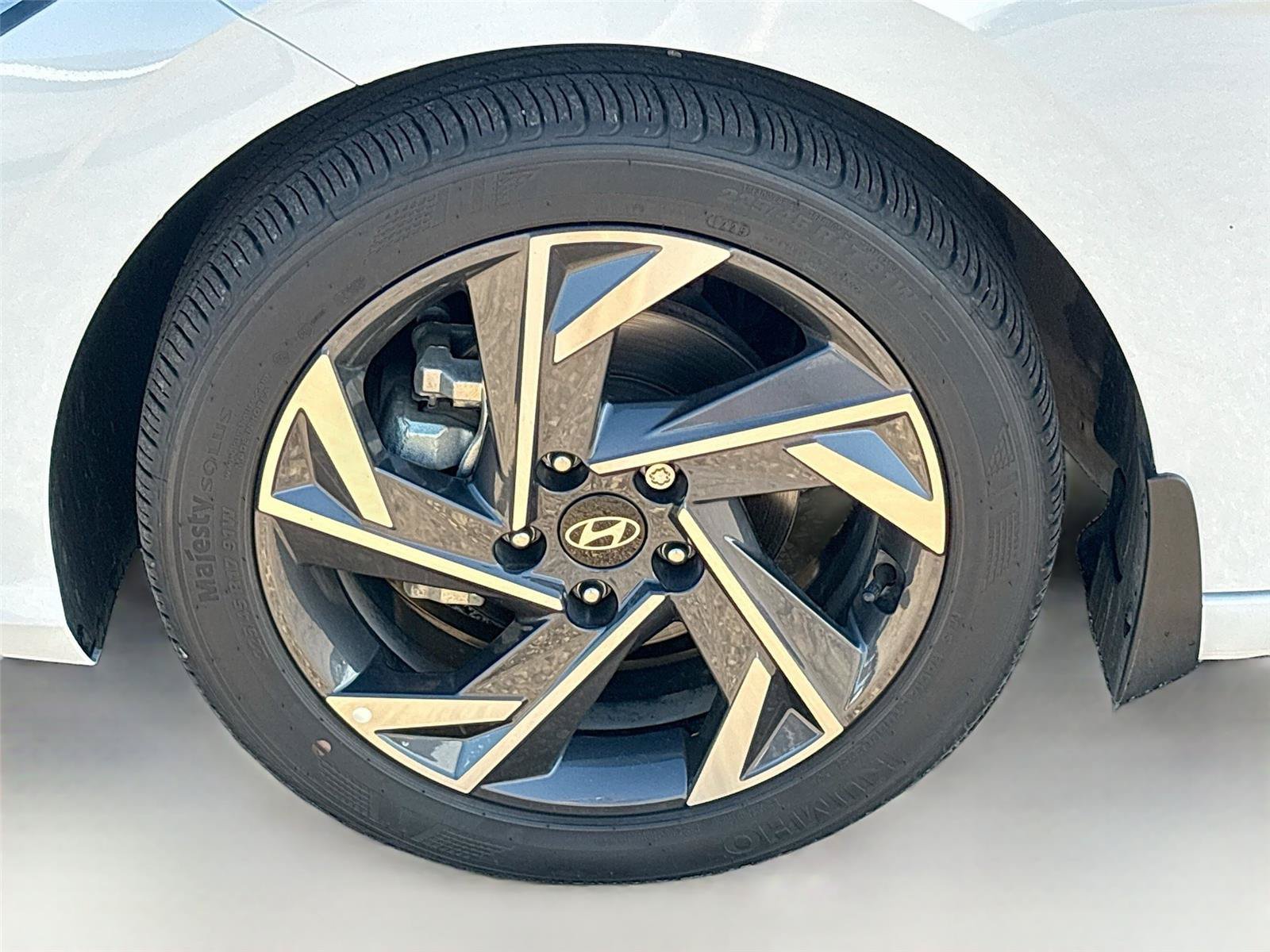 Certified 2025 Hyundai Elantra Sport FWD image 28